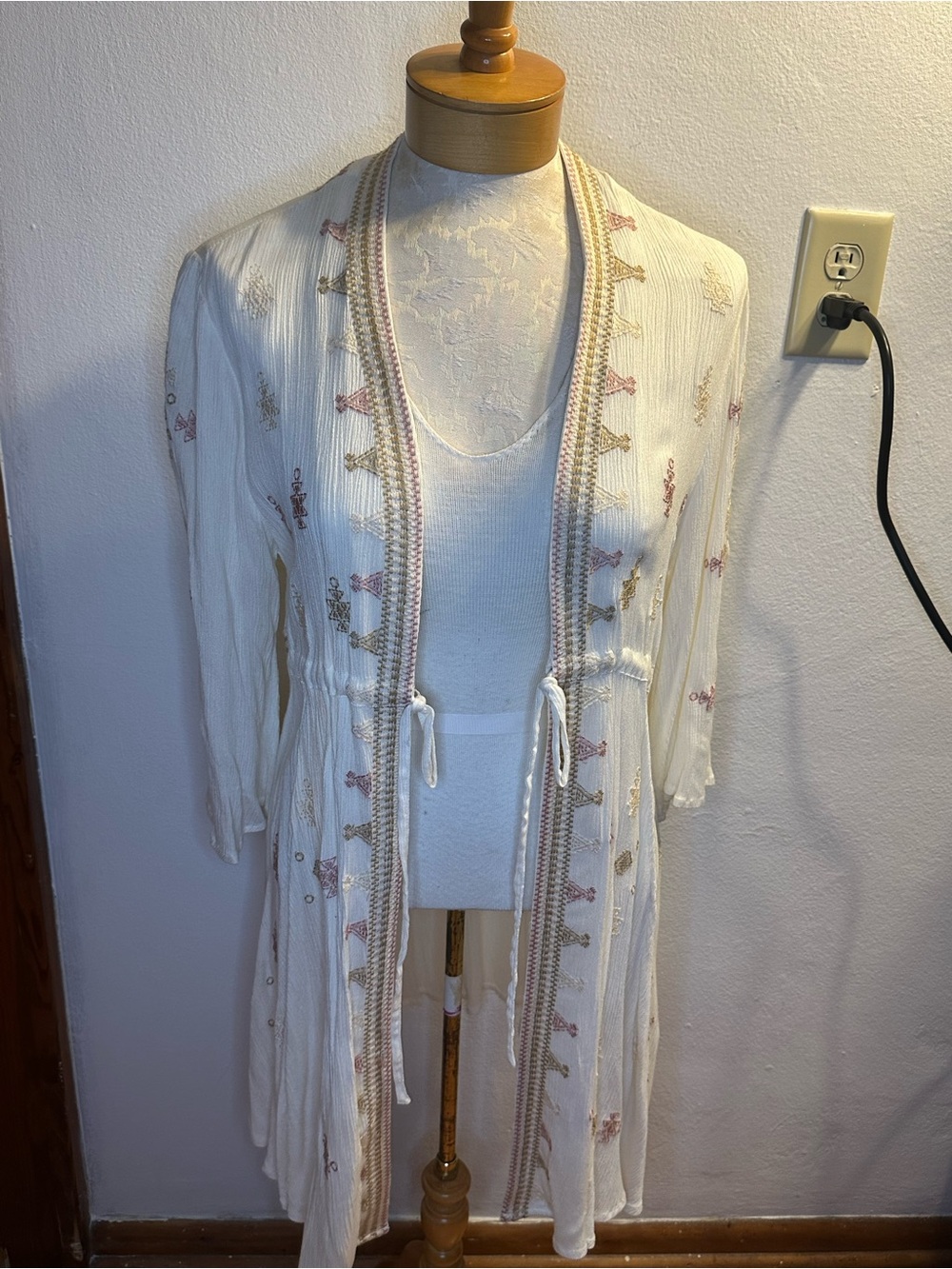 orange creek Cream Embroidered Tie-Front Duster Robe with Pink & Gold Accents